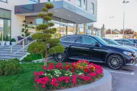 Antunović Hotel East - parking
