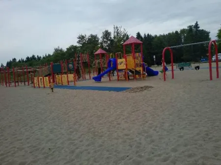 4 Bedroom Cottage on Manitoulin Island Next to Sand Beaches!