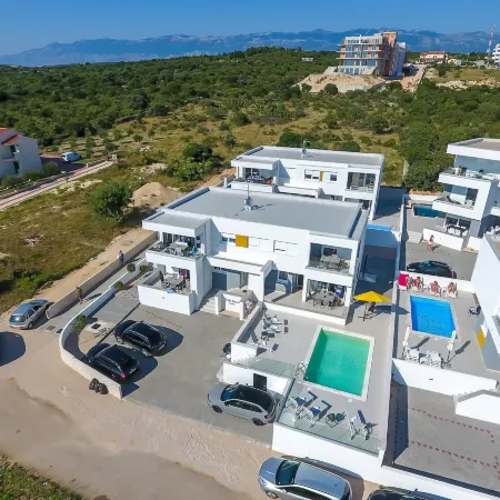 Pool Apartments Villa Dalia