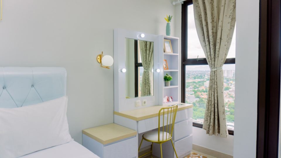 Restful and Comfortable Studio Transpark Bintaro Apartment