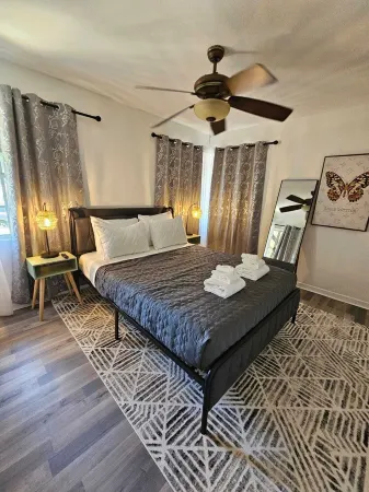 Charming Home Foodie Lovers walk to Mills50 - sleeps 10 Отели рядом с достопримечательностью «Bridal Gown Studio Orlando»