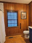 Charming 1-bedroom house in Metcalfe with modern amenities and a vintage vibe