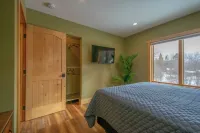 River Falls Cottage 2Br with Loft Waterfront Cottage with Hot Tub Traverse City