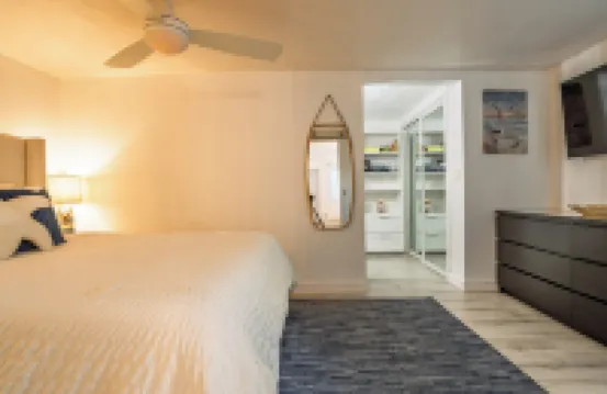 Cozy Coastal Retreat! Fenced Turf Yard • Bikes • Hammock • BBQ • 65” TV