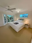 Luxury Waterfront Retreat: Pet friendly Canal Home with Jetty on Bribie Island! Hotels in Bongaree