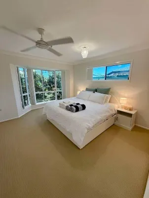 Luxury Waterfront Retreat: Pet friendly Canal Home with Jetty on Bribie Island! Hotels near Bribie Island Butterfly House