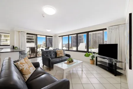 South Pacific Plaza Отели рядом с достопримечательностью «Куррава Бич»