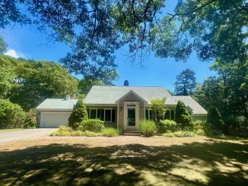 Great Location! Beaches and Indoor Waterpark Nearby!