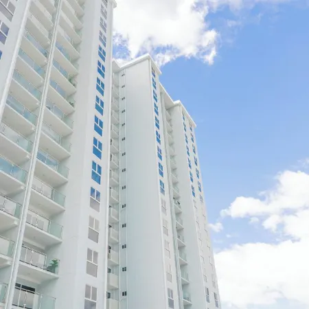 Stylish Apt w/ Mountain Views & Luxury Amenities
