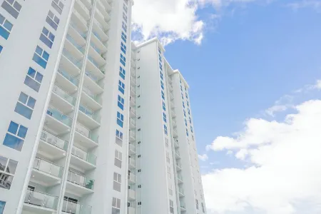 Stylish Apt w/ Mountain Views & Luxury Amenities