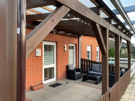 Cozy vacation apartment with canopy 5 minutes from the harbour