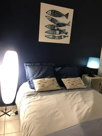 Superb modern studio in typical neighborhood