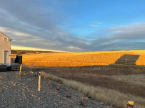 Hidden Haven Tiny House 2.0. Wide open spaces for humans and dogs! Hotels in Swift Current