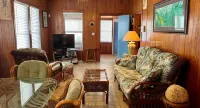 Charming 2br / 1ba Cottage < 2 Min Walk From Beach on Anna Maria Island Florida
