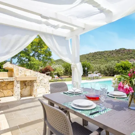 Luxury Villa Laura - new infinity pool, relax and privacy for your holidays