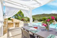 Luxury Villa Laura - new infinity pool, relax and privacy for your holidays - วิลล่า