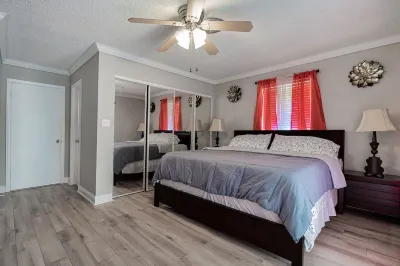 HIDDEN GEM! Spacious 4BR/2B Home W/ Pool and Garage Hotels near Central Broward Park & Broward County Stadium