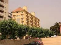 Apartment with terrace and views of the sea, town and mountains