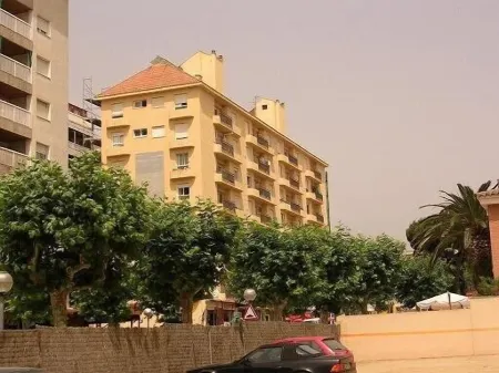 Apartment with terrace and views of the sea, town and mountains