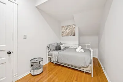Stunning 3 BR in prime Chicago location Hotels in 