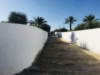 Spacious 5-suite villa with pool in Mezraya