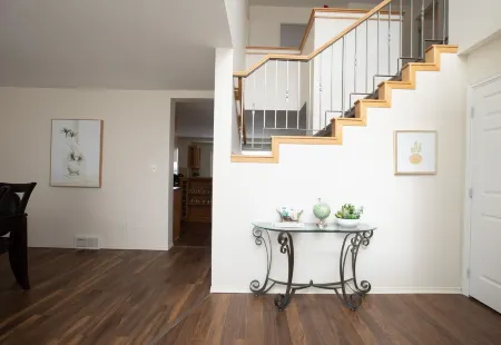 Marvelous  Bedroom House on Comdale Отели рядом с достопримечательностью «Университет Брендона»