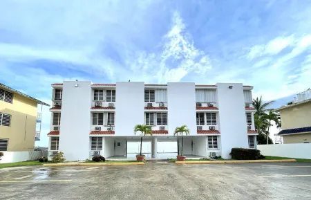 Love the Beach & Attractions? Yes, this Condo's on the BEACH!KIOKOS#El Yunque
