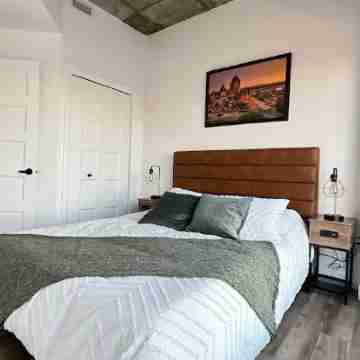 Le Sky 1102 - with Free Interior Parking + Gym Rooms