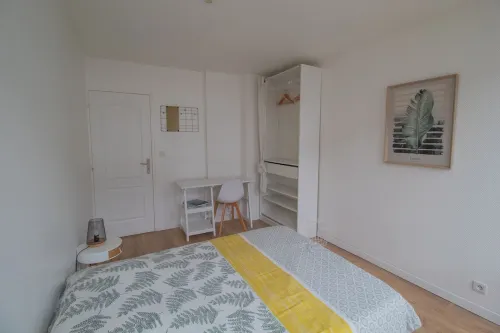 Bright Apartment Near the Station Hotels in Saint-Nazaire