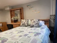 Cozy new 2 big bedrooms, 1bathroom kitchen&appliances , washer&dryer 1 garage Hotels in 