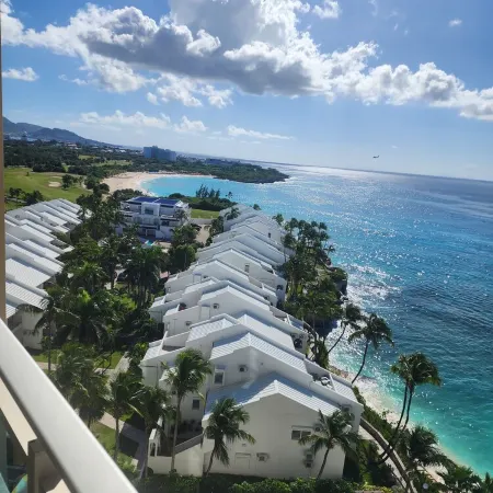 Luxurious 2BR Beachfront Condo: Embrace Coastal Living's Charm at The Cliff SXM!
