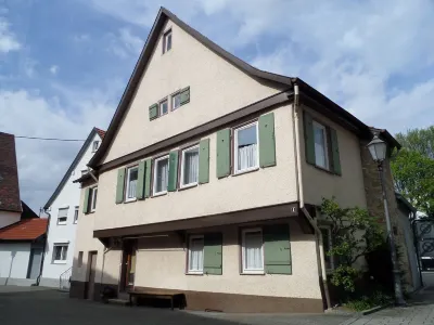 Klara's cottages with charm Hotels near Linsenhofen