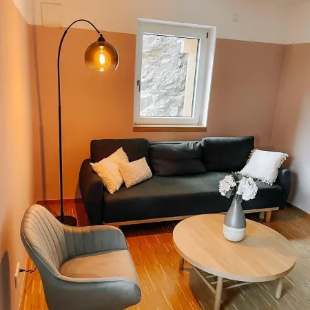 Modernes Charmantes Apartment 1-7 Personen Wlan Gratis Parkplatz
