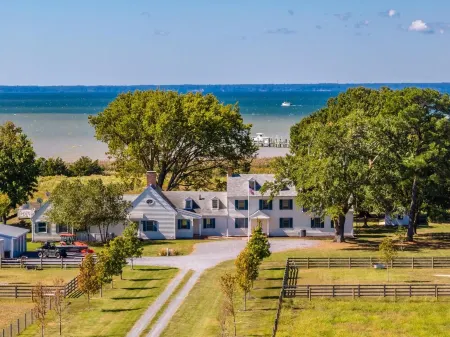 Alpaca Farm on Chesapeake Bay - 86 Private Acres, Heated Pool, Beach, 600' Pier