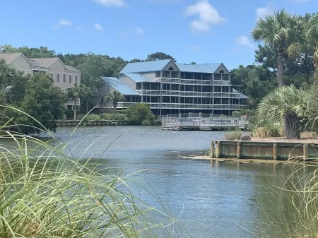 Hidden Gem on Seabrook Island-visit our fabulous beaches on this magical island! Отели рядом с достопримечательностью «Seabrook Beach»
