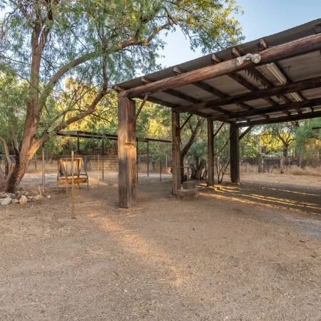 Remodeled Ranch House on 3 acres with Horse Facilities