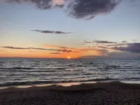 Lakefront Home - Double Lot on Beautiful Sandy Beach Hotels in Tiny