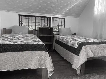 Large family home 5 min from town and 150m from beach