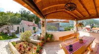 Villa with a view to nature, hydromassage heated pool, authentic stone property Hotels in Zvecanje