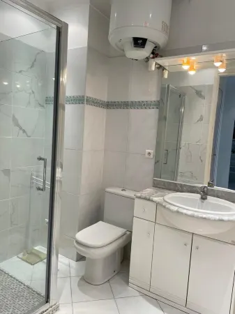 Apartment near sea and casino Отели рядом с достопримечательностью «Port de Menton Garavan»