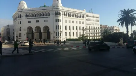 Algiers - Didouche Mourad - Place Audin Отели рядом с достопримечательностью «Abou bakr esseddik Mosque»