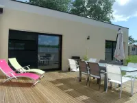 SUPERB VILLA, HEATED INDOOR POOL, SPA, 350M FROM THE BEACH Hotels in Loctudy