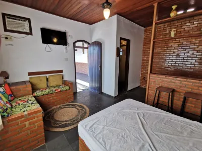 Beautiful 5 Bedrooms (4 Suites) Air conditioning, swimming pool, barbecue - Saquarema Praia da Vila附近的飯店