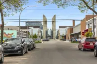 New Modern Condo | Steps from Rogers Place and Macewan University!
