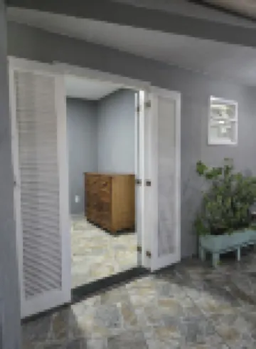 Spacious house with accessibility.  A few meters from the beach.