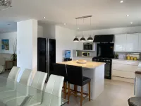 Updated spacious villa with private pool Hotels in Jennings