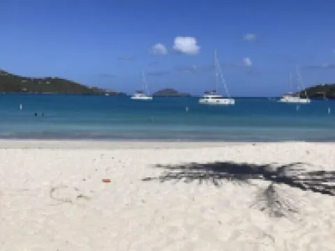 Updated 1BR/1BA - "Island Sol" with fantastic views Hotels in Northside
