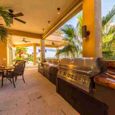 *Spectacular Ocean Views* Walk to Beach - Secure Gated Community - Sleeps 12 Dining/Meeting Rooms