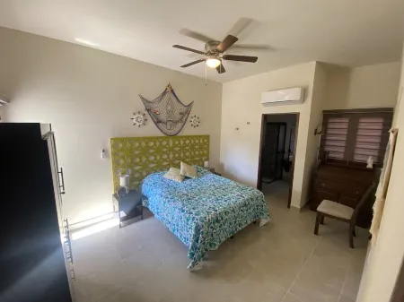 ONE block from the beach at main st.