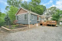Chic, Cozy, Newly-Remodeled Cottage with Deck Hotels in Warwick